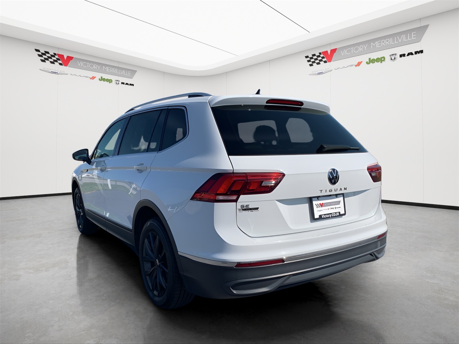 2024 Volkswagen Tiguan SE Wolfsburg Edition photo 3