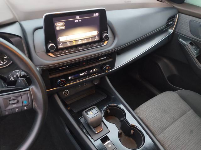 2023 Nissan Rogue SV photo 3