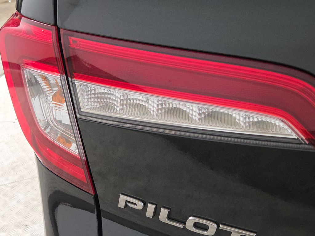 2019 Honda Pilot EX-L photo 13