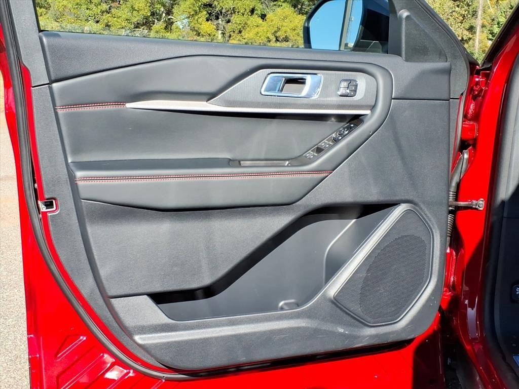 2026 Ford Explorer ST-Line photo 3