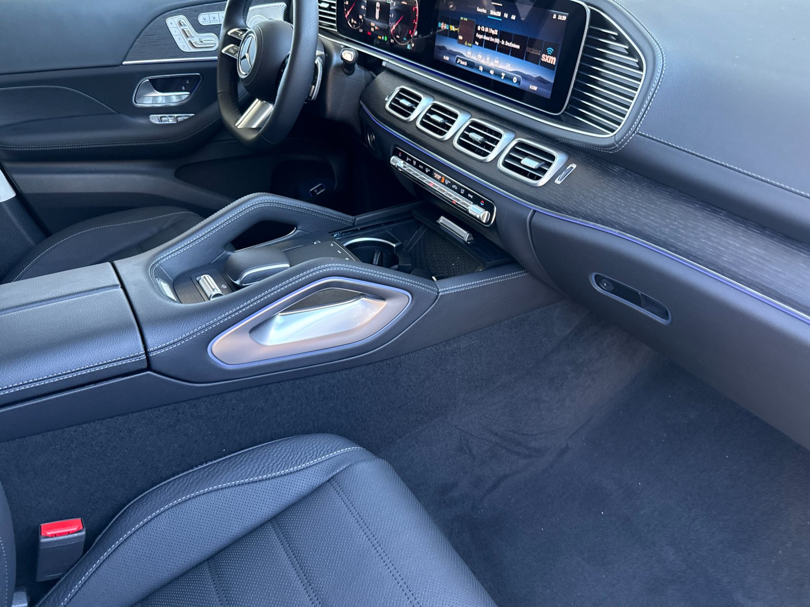 2026 Mercedes Benz GLS 450 4MATIC photo 15