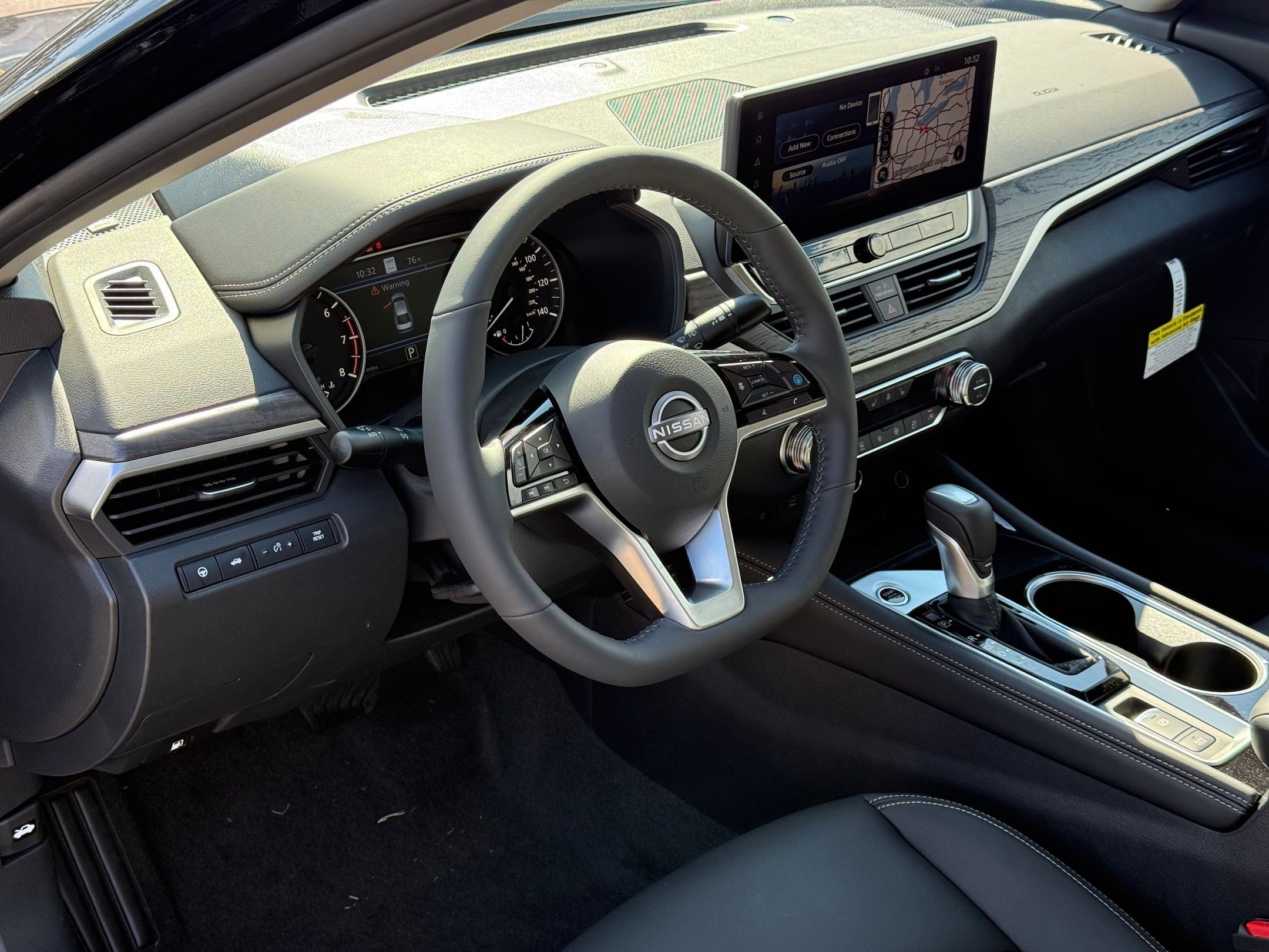 2025 Nissan Altima SL photo 3