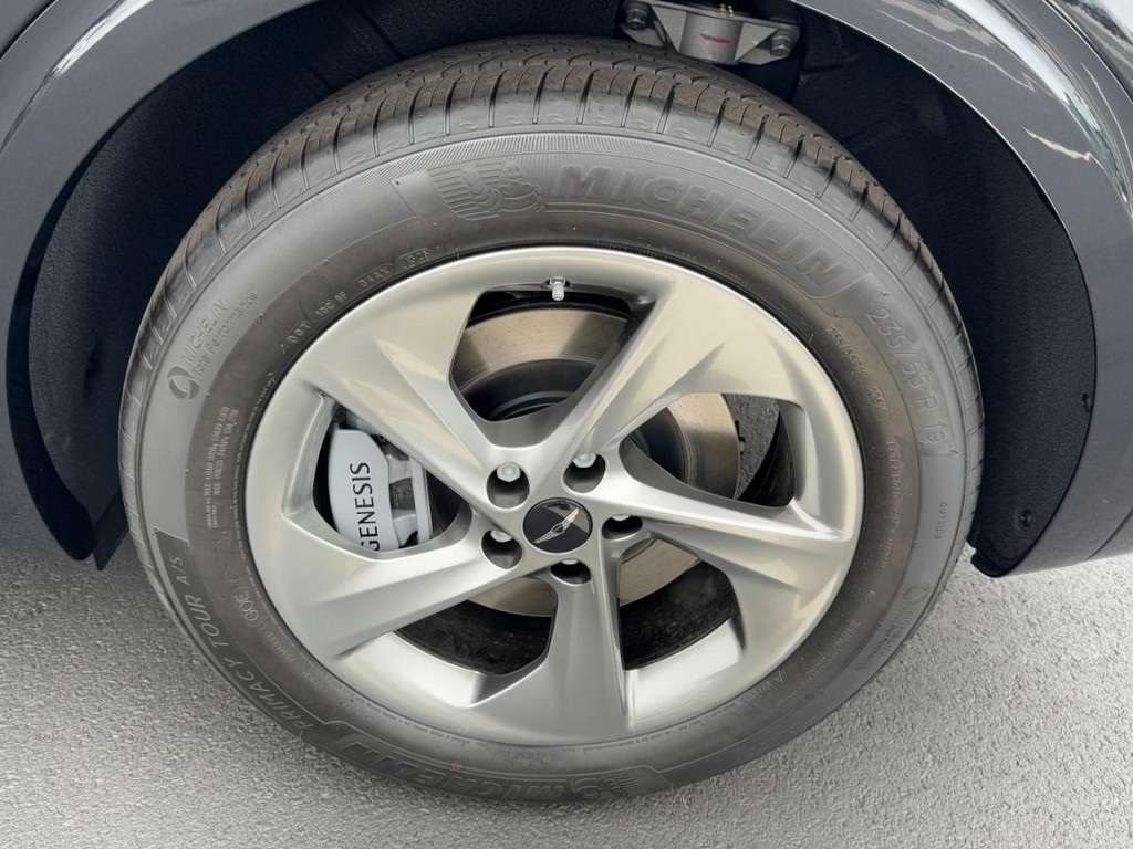 2026 Genesis GV70 2.5T Advanced photo 4