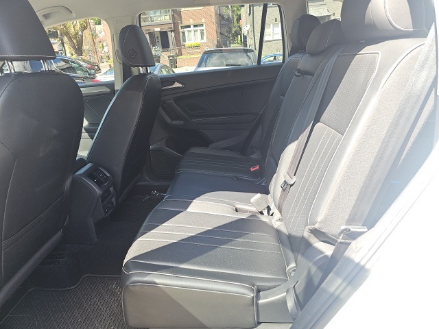 2022 Volkswagen Tiguan SE photo 19