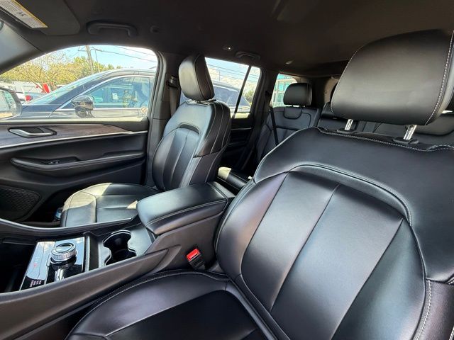 2024 Jeep Grand Cherokee Limited photo 6