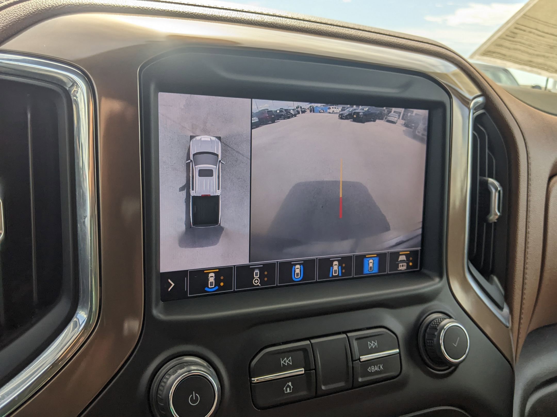 2021 Chevrolet Silverado 1500 High Country photo 17