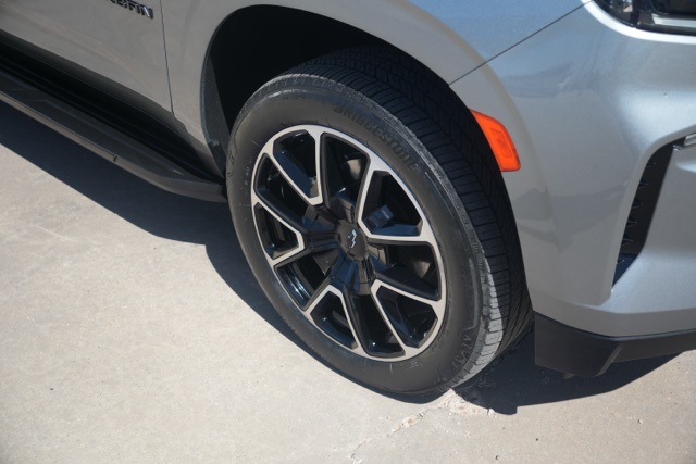 2023 Chevrolet Suburban RST photo 10