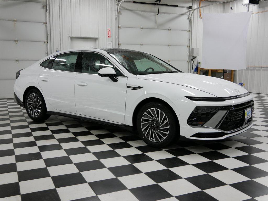 2025 Hyundai Sonata Hybrid Limited's photo