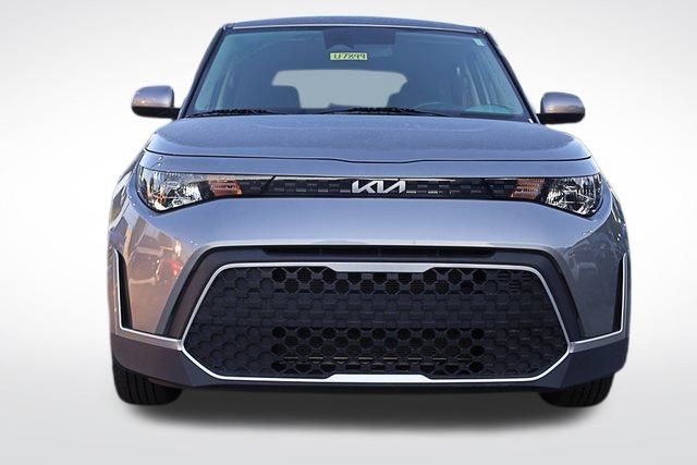 2023 Kia Soul LX photo 2