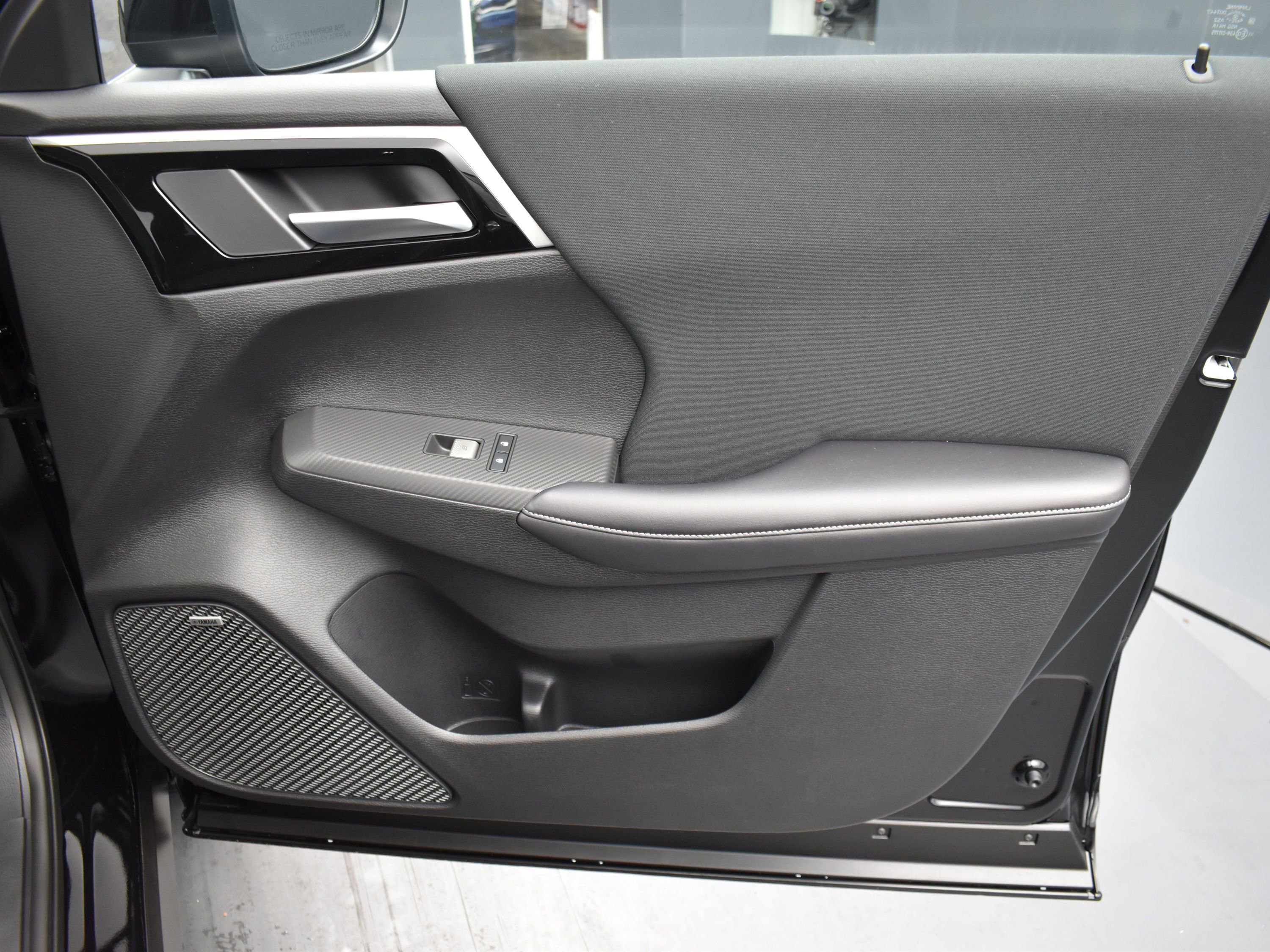 2025 Mitsubishi Outlander ES photo 5