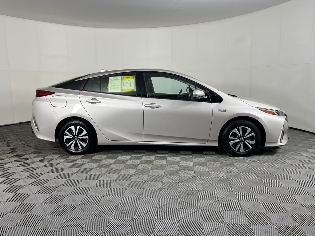 2017 Toyota Prius Prime Premium photo 4