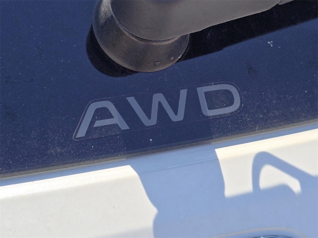 2026 Honda HR-V LX photo 2