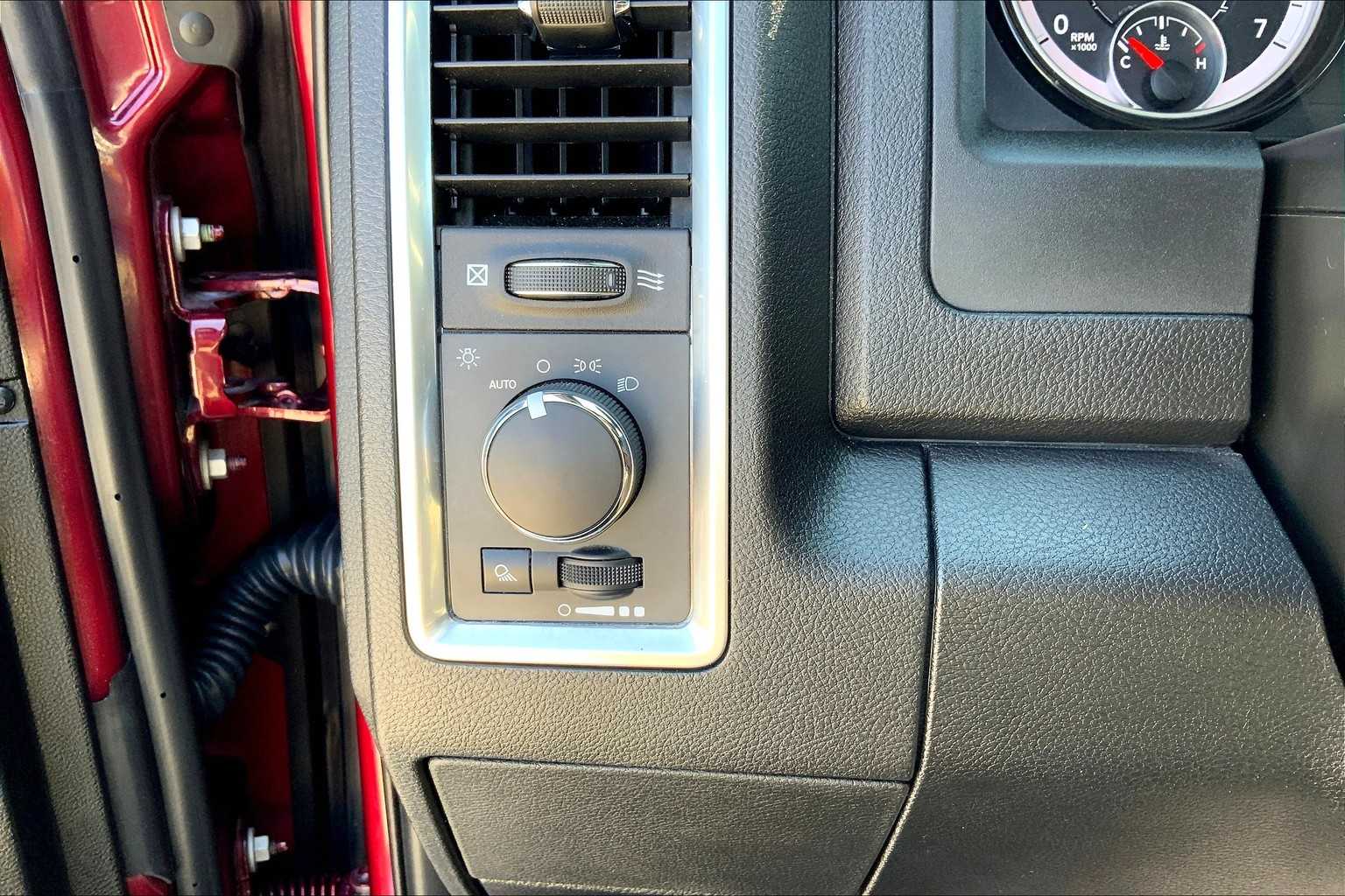 2024 Ram 1500 Classic Warlock photo 33