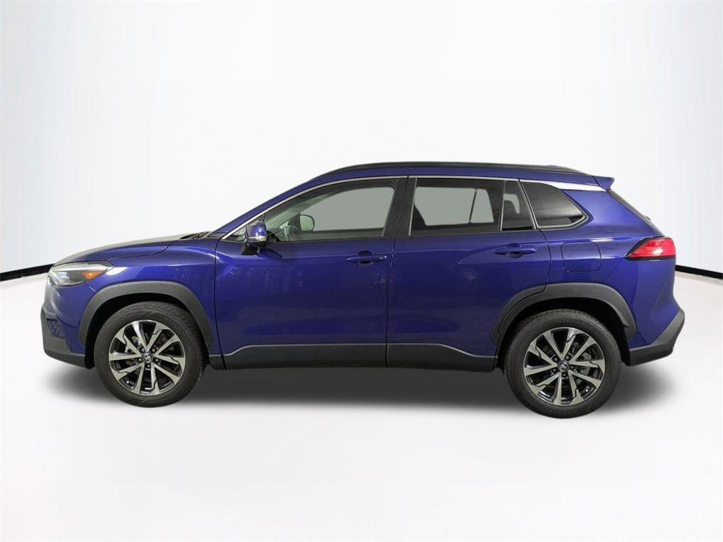 2023 Toyota Corolla Cross XLE photo 5