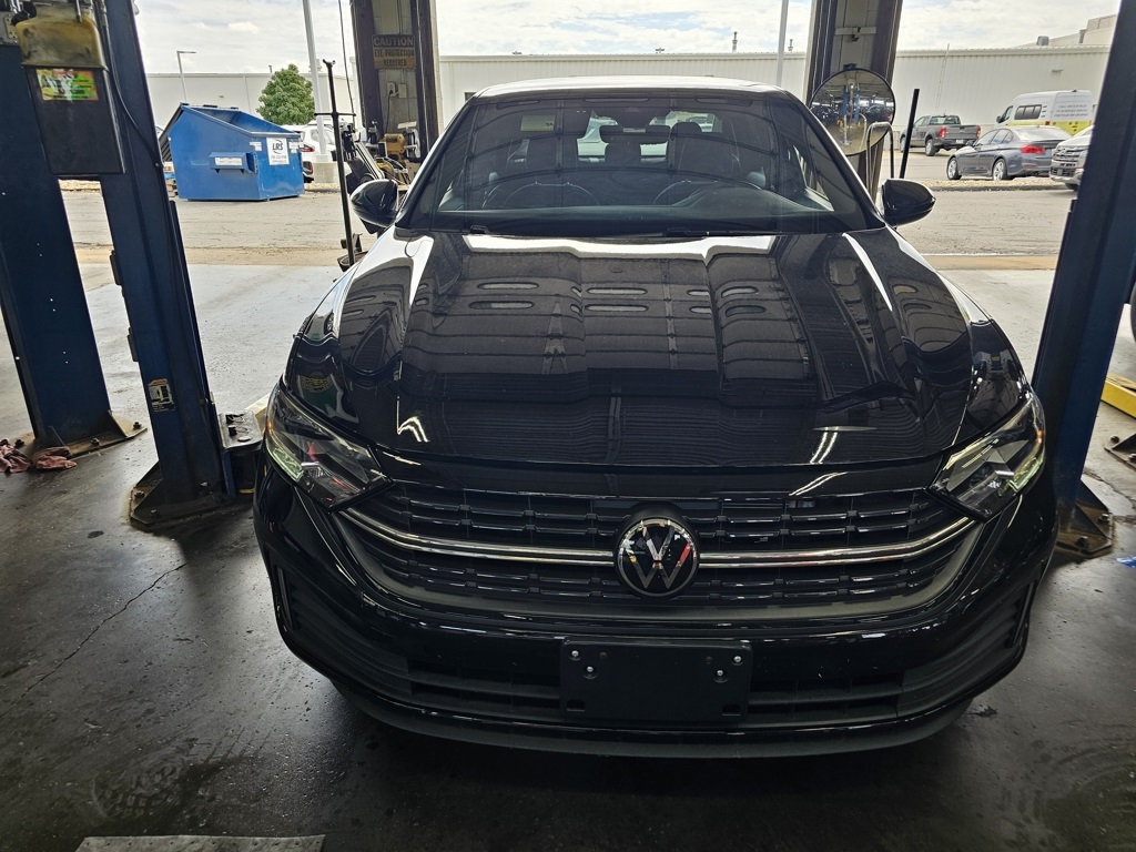 Used 2024 Volkswagen Jetta Sport with VIN 3VWBM7BU1RM051519 for sale in Kansas City