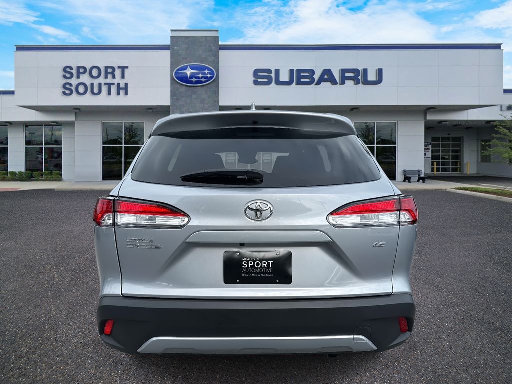2024 Toyota Corolla Cross LE photo 3