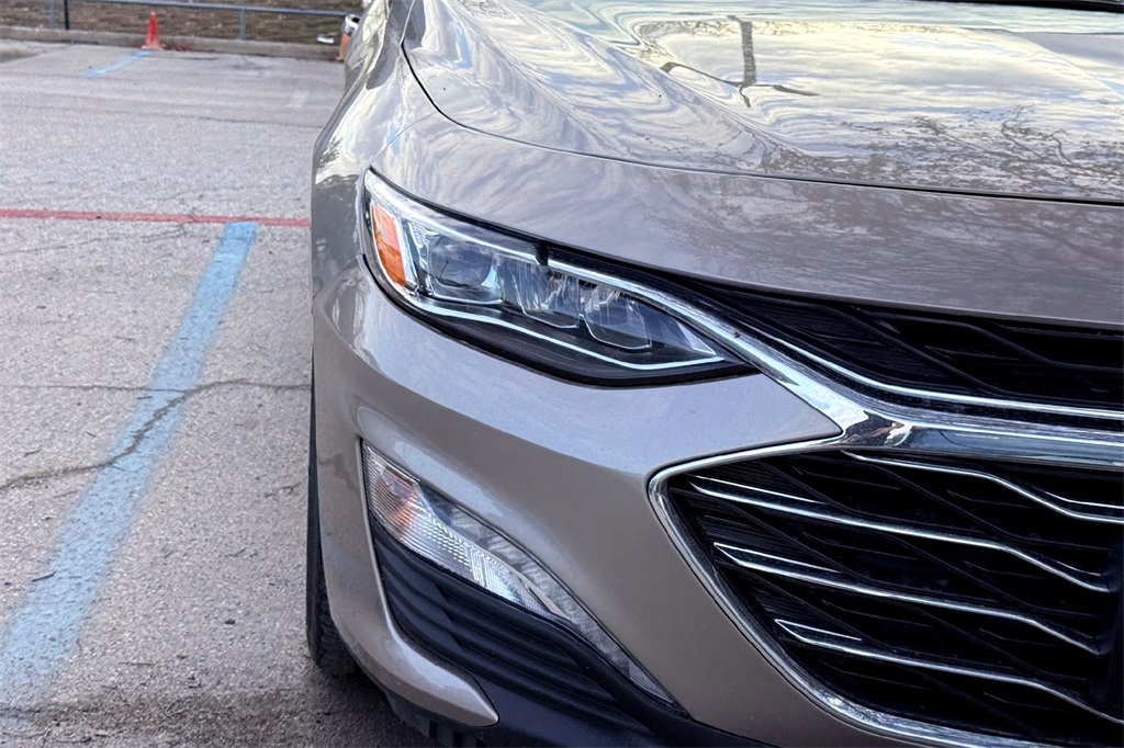 2024 Chevrolet Malibu Premier 2LT photo 3