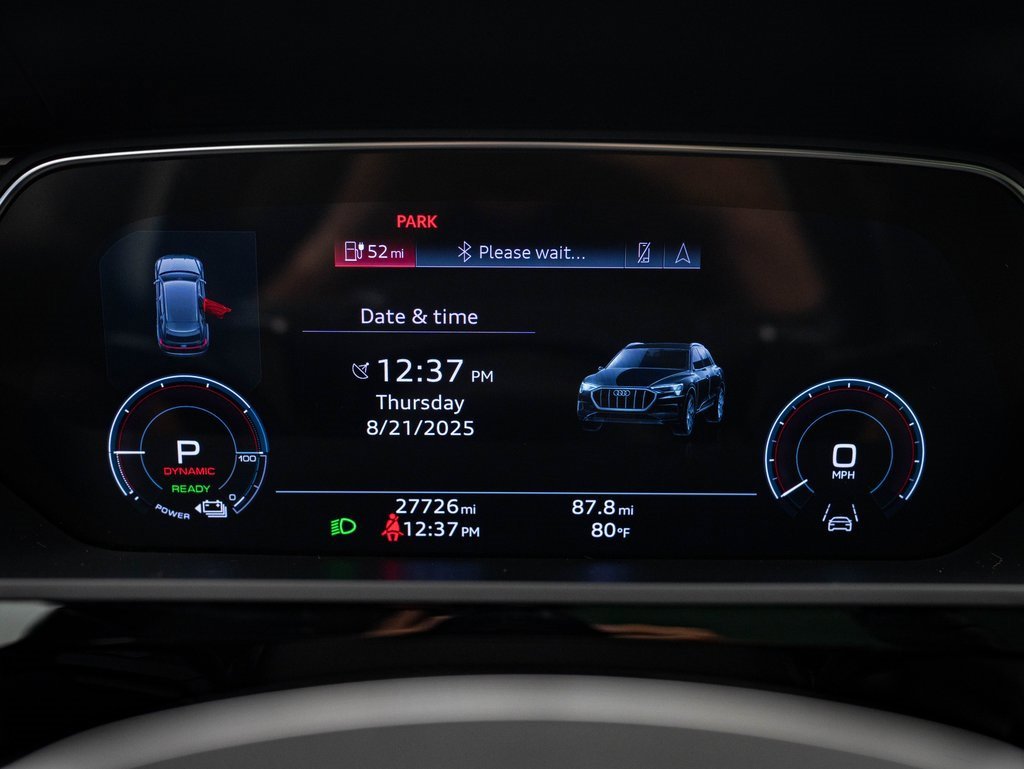 2022 Audi e-tron Premium photo 28