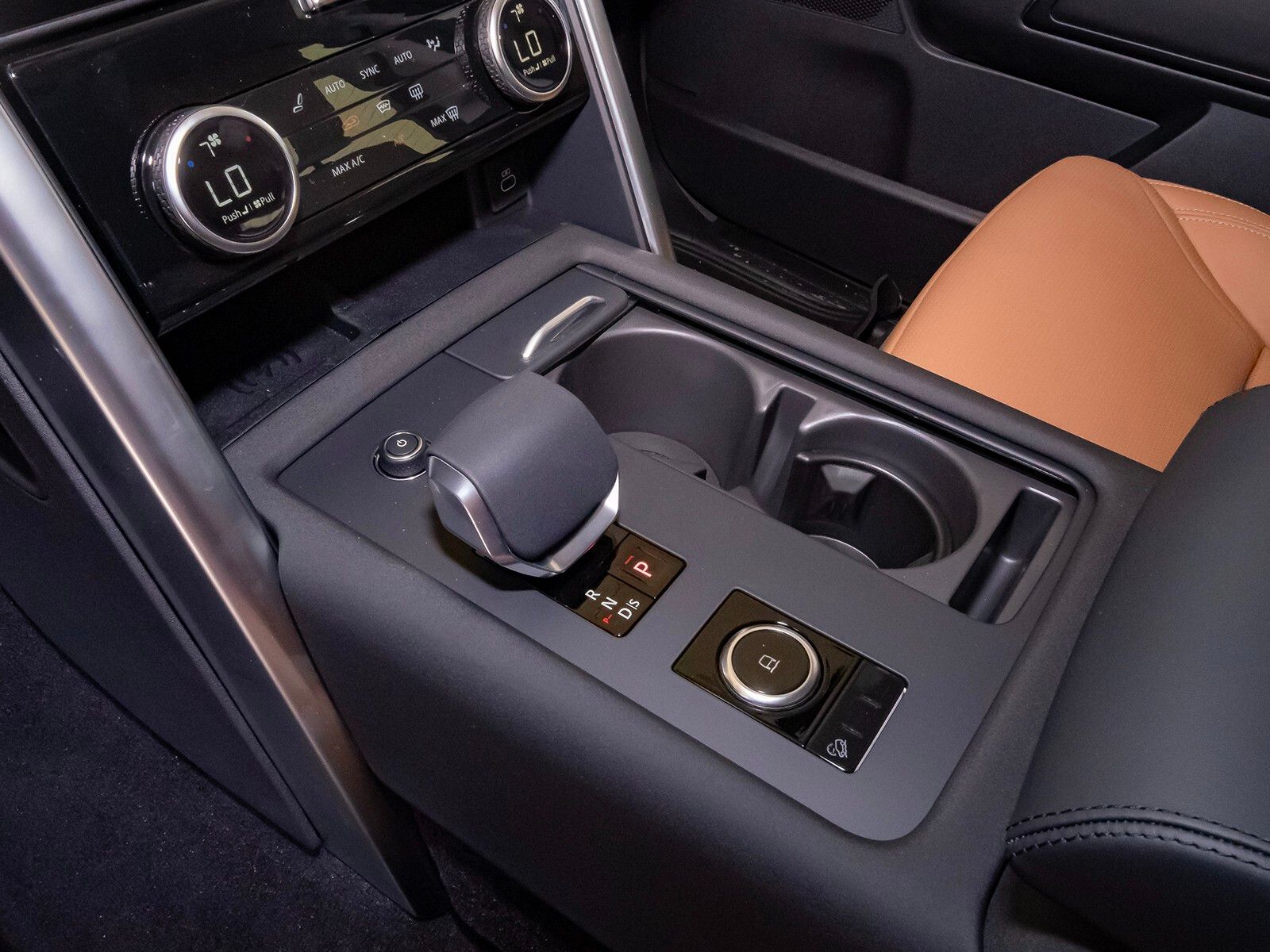 2025 Land Rover Discovery Metropolitan Edition photo 28