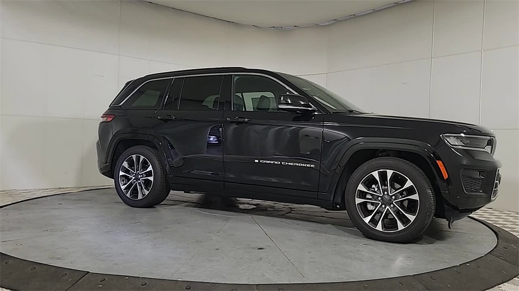2024 JEEP GRAND CHEROKEE - Image 9