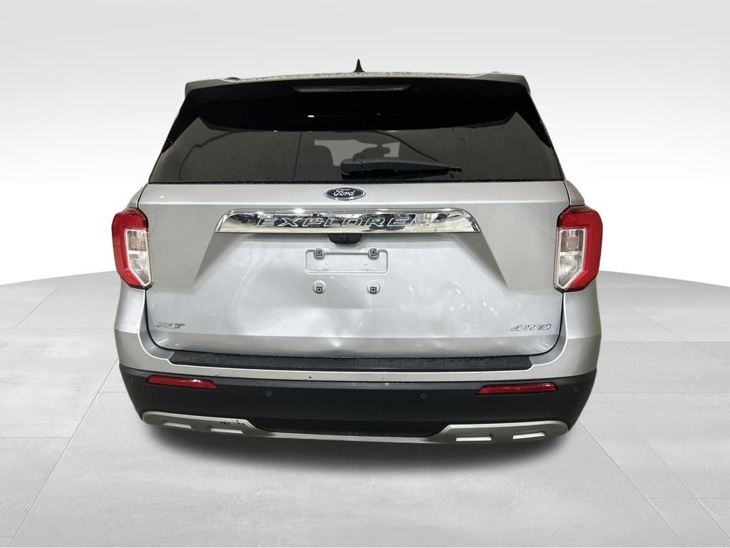 2023 Ford Explorer XLT photo 3