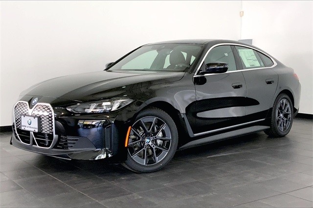 2025 BMW i4 eDrive40