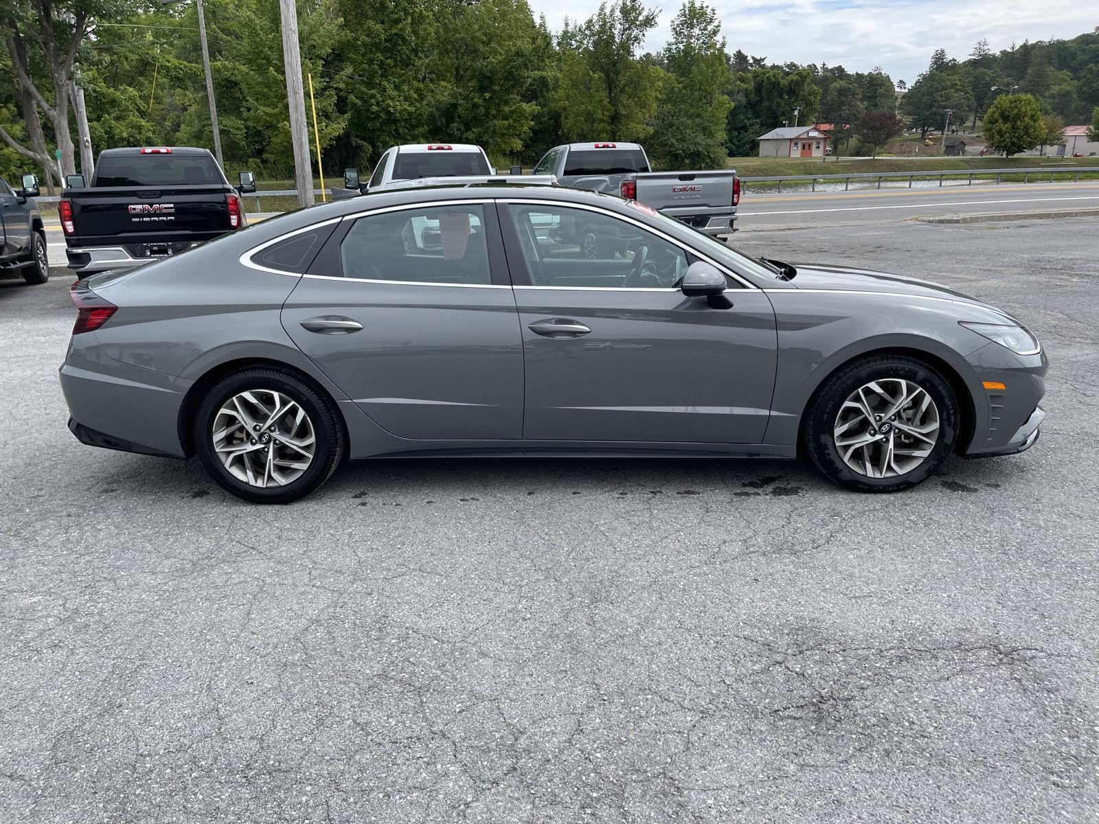 2022 Hyundai Sonata SEL photo 4