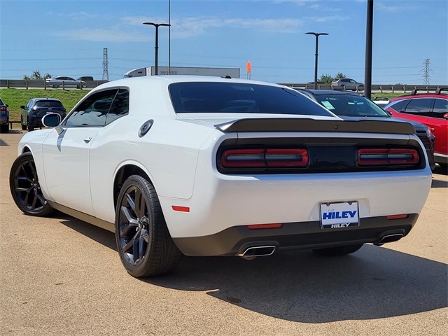 2022 Dodge Challenger GT photo 3