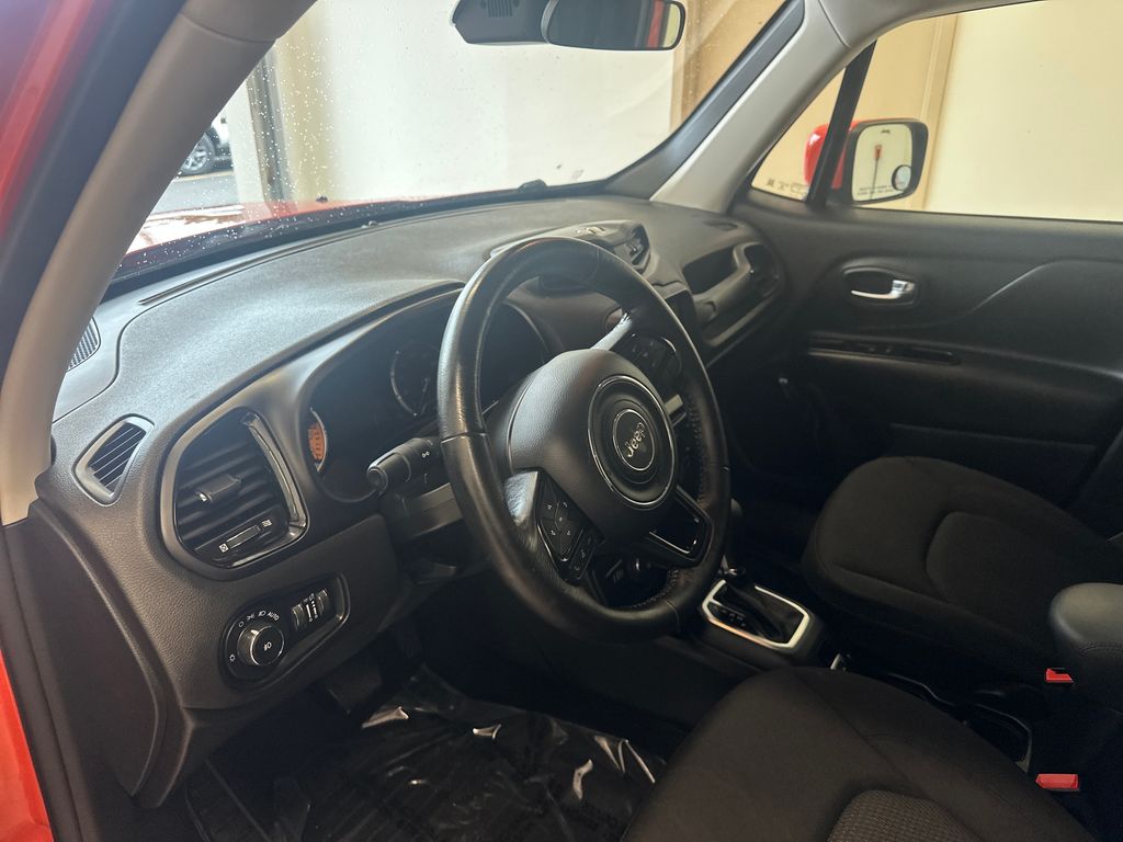 2018 Jeep Renegade Latitude North Edition photo 9