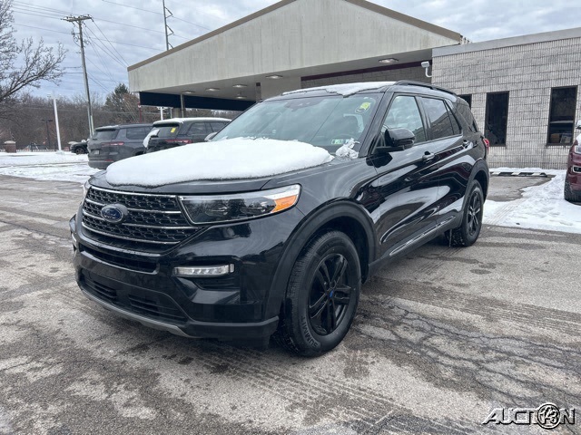 2022 Ford Explorer XLT's photo