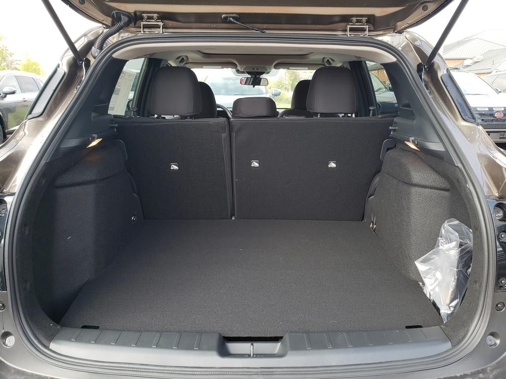 2026 Nissan Kicks SV photo 3