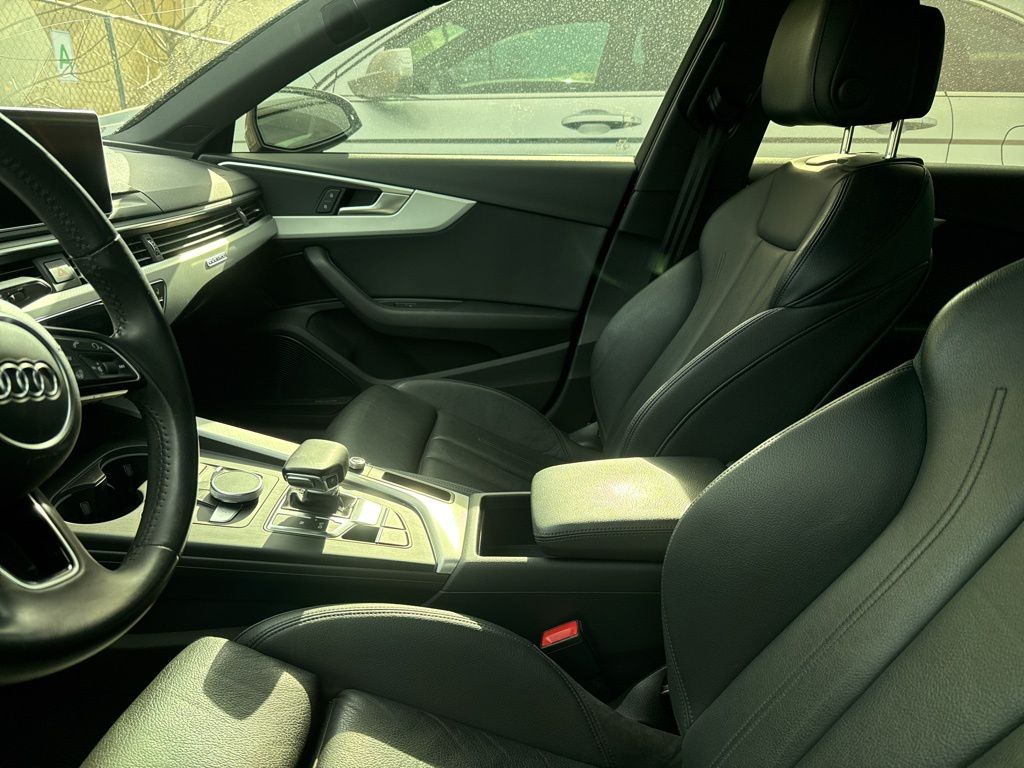 2017 Audi A4 2.0T Prestige photo 4