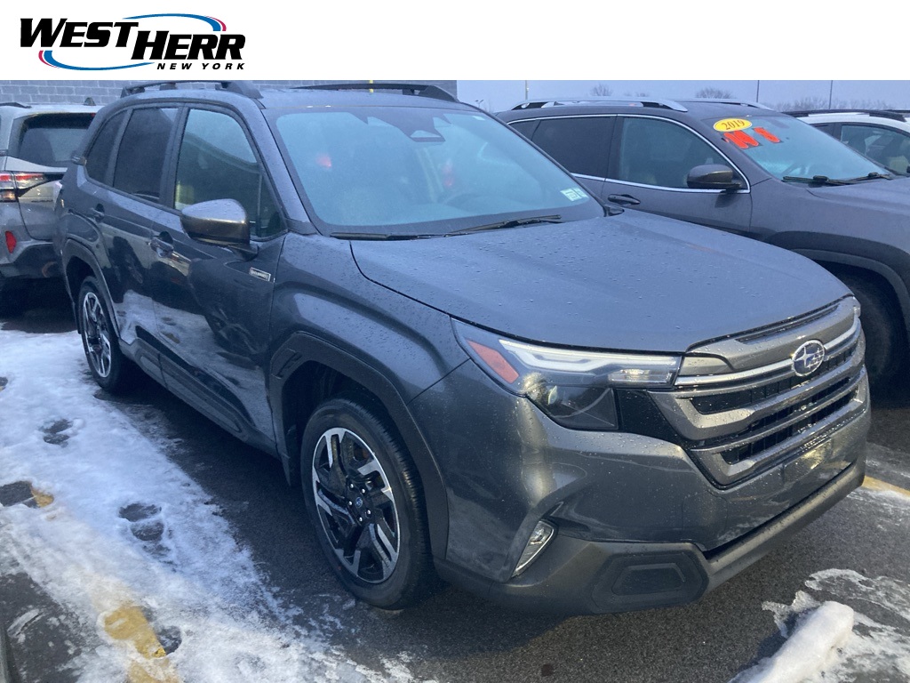 2025 Subaru Forester Premium's photo