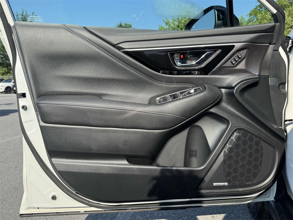 2025 Subaru Outback Limited XT photo 25
