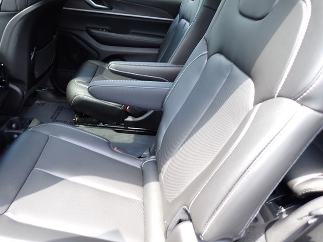 2025 Jeep Grand Cherokee Limited photo 10