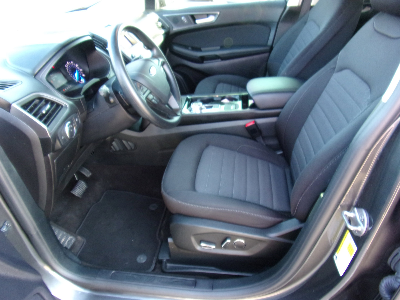 2019 Ford Edge SE photo 10