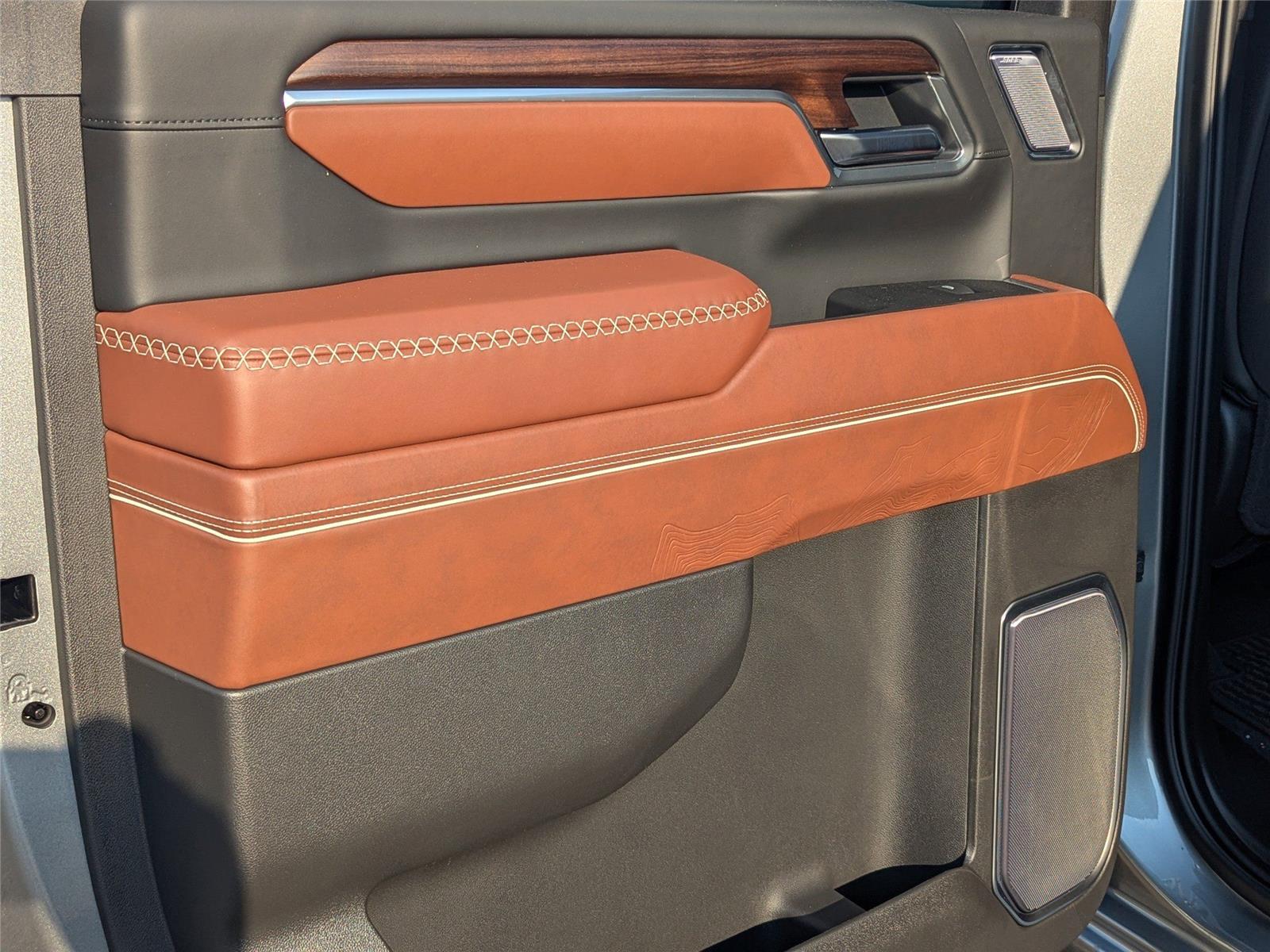 2025 Gmc Sierra 2500 HD Denali Ultimate photo 12