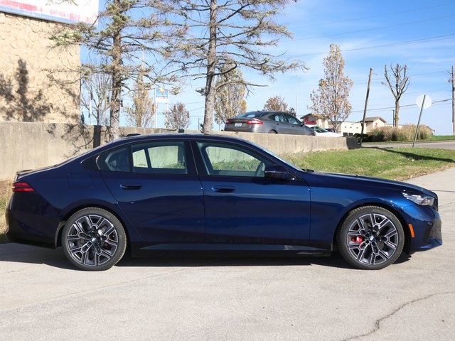 2026 Bmw 550e xDrive photo 4