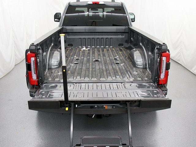 2026 Ford F-450 Platinum photo 6