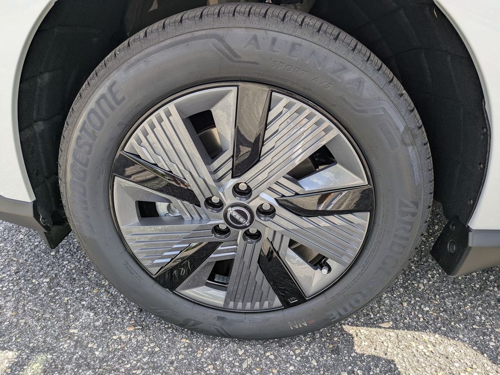 2025 Nissan Murano SL photo 9