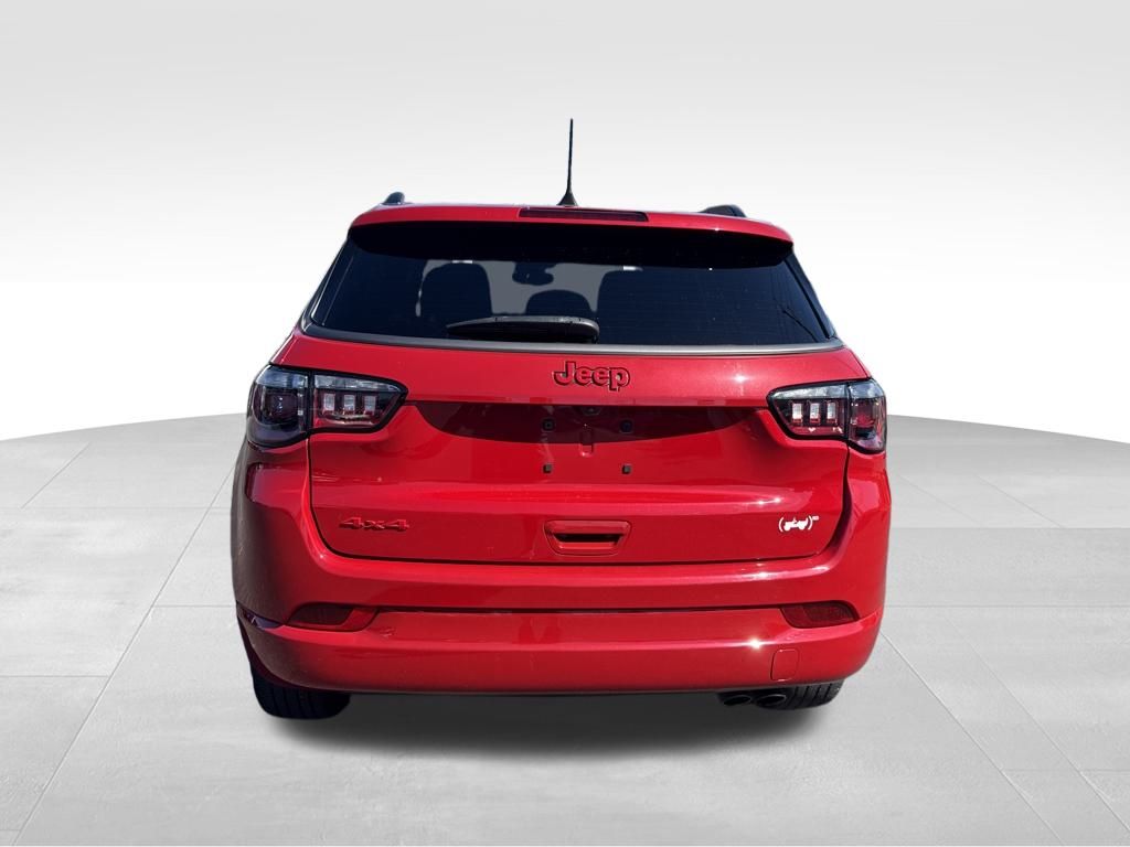 2022 Jeep Compass Limited photo 5