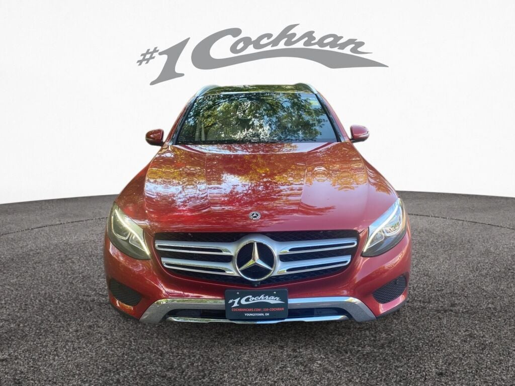 2018 Mercedes Benz GLC 300 4MATIC photo 2
