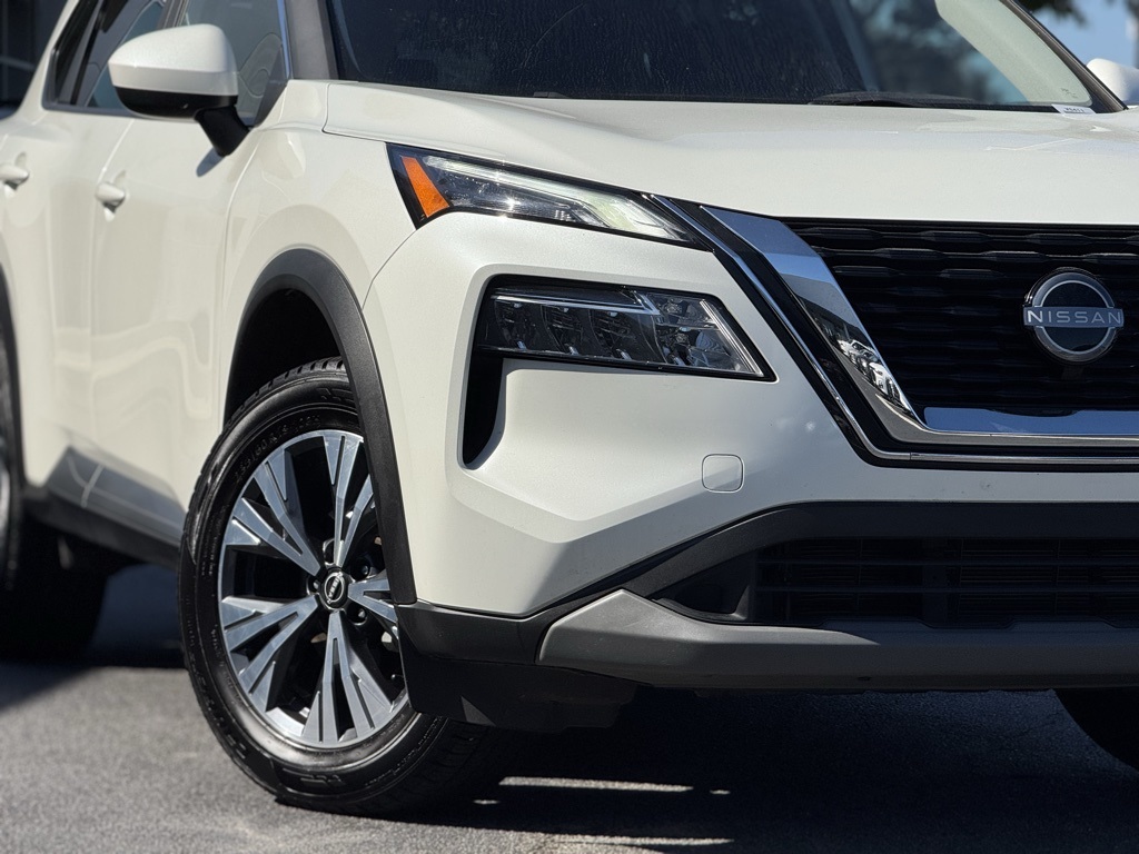 2023 Nissan Rogue SV photo 2