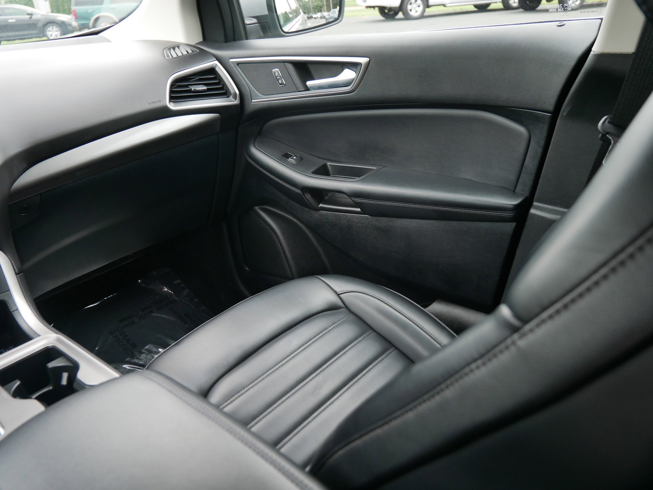 2024 Ford Edge SEL photo 17