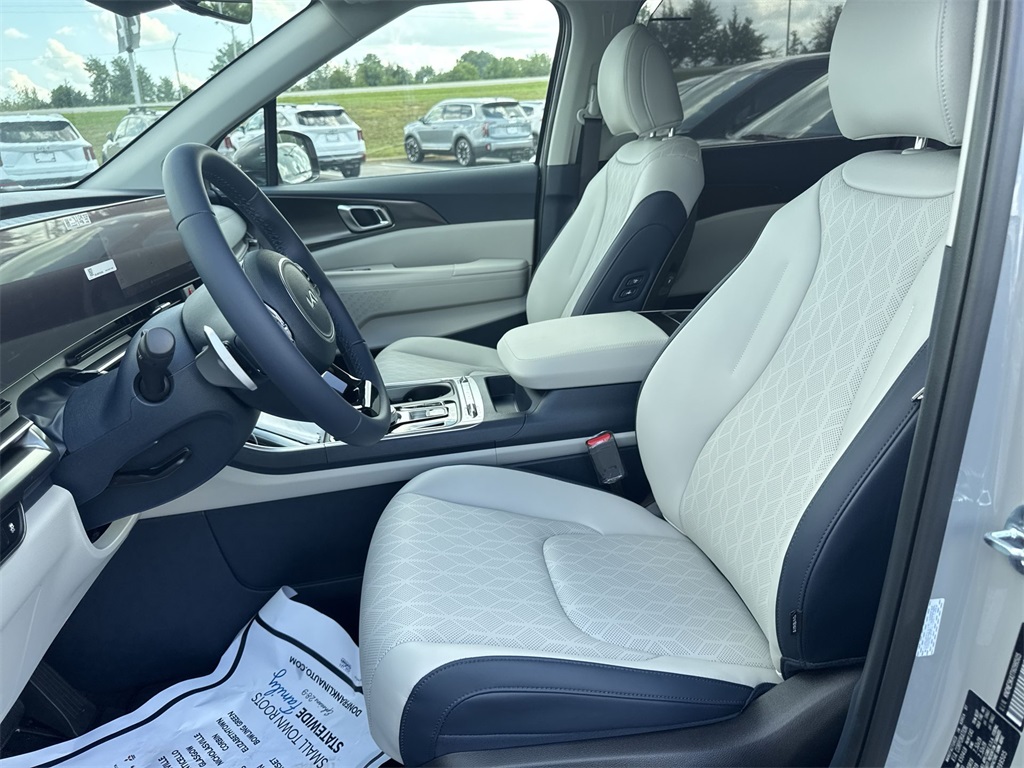 2026 Kia Carnival SX photo 17