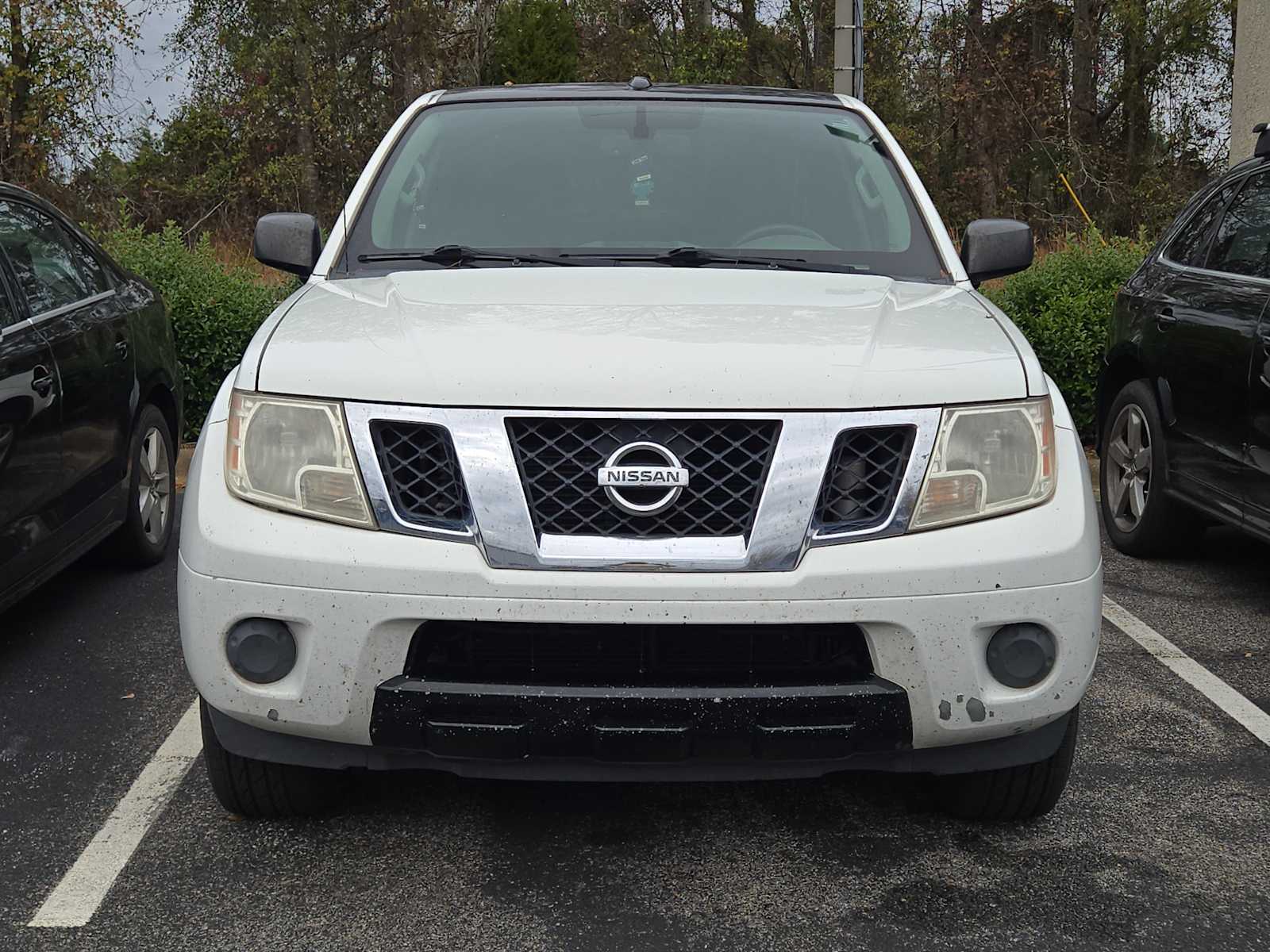 2013 Nissan Frontier SV photo 2