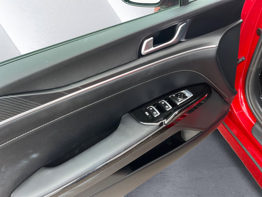 2025 Kia K5 GT-Line photo 11