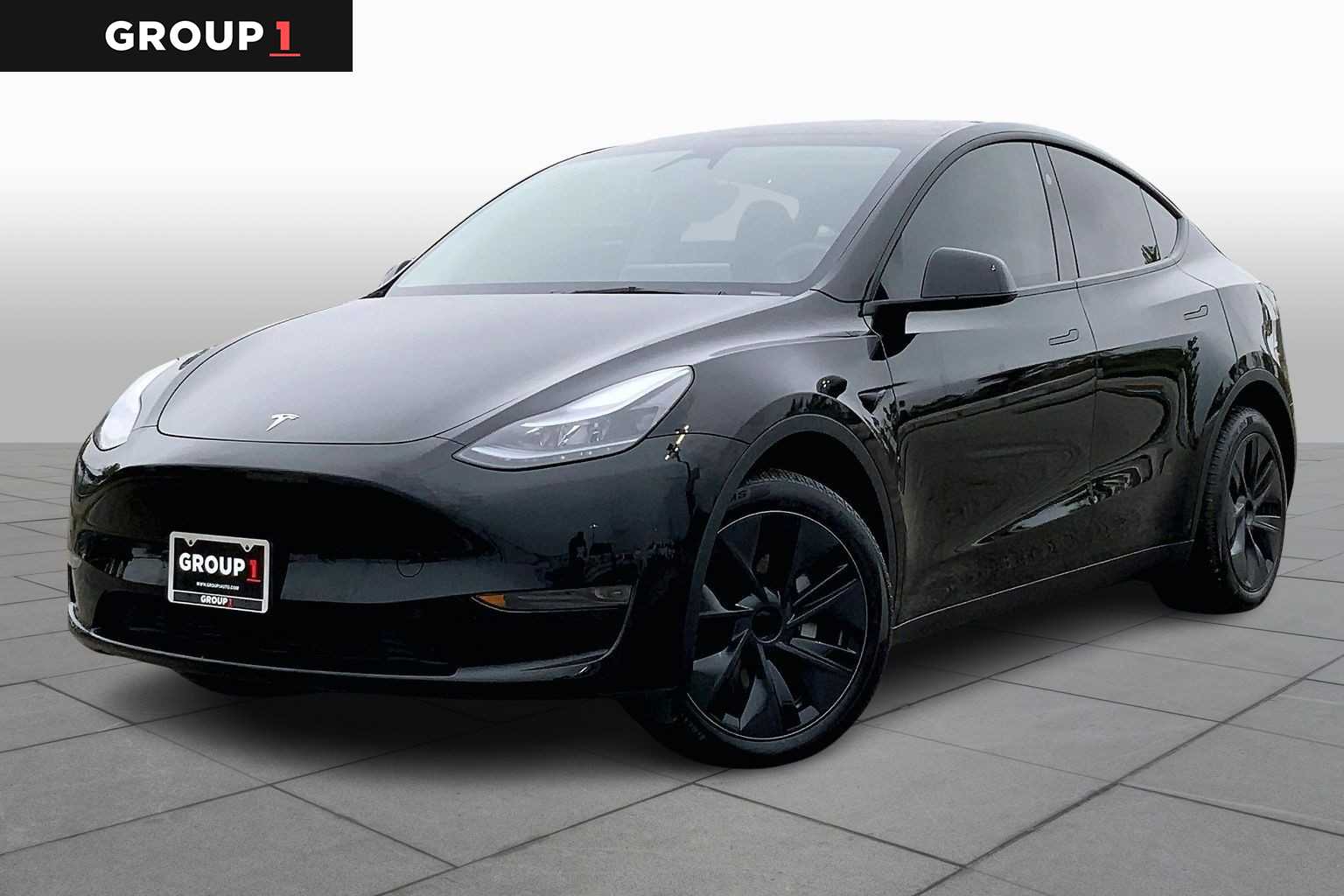 2025 Tesla Model Y Long Range's photo