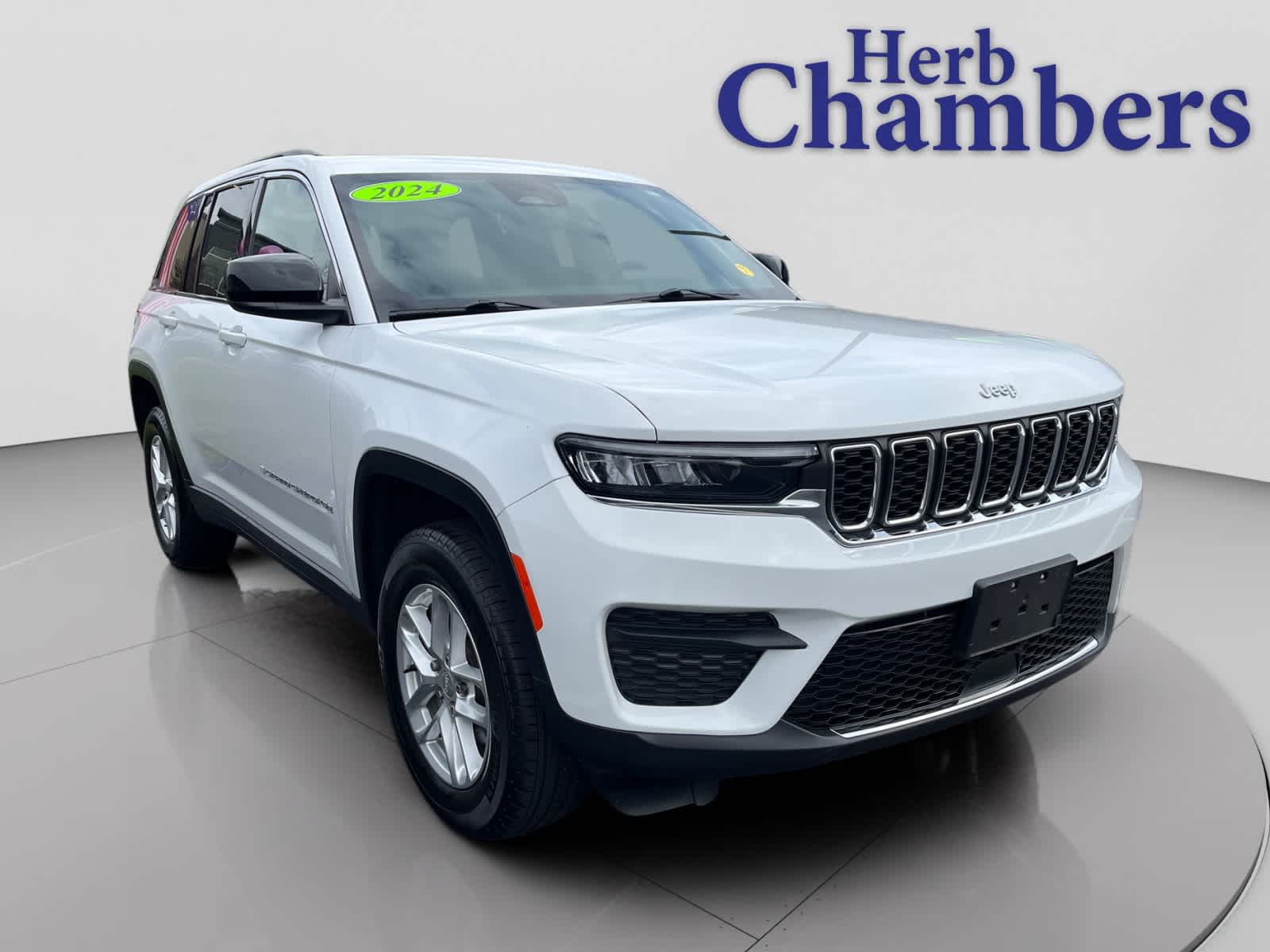 2024 Jeep Grand Cherokee Laredo's photo