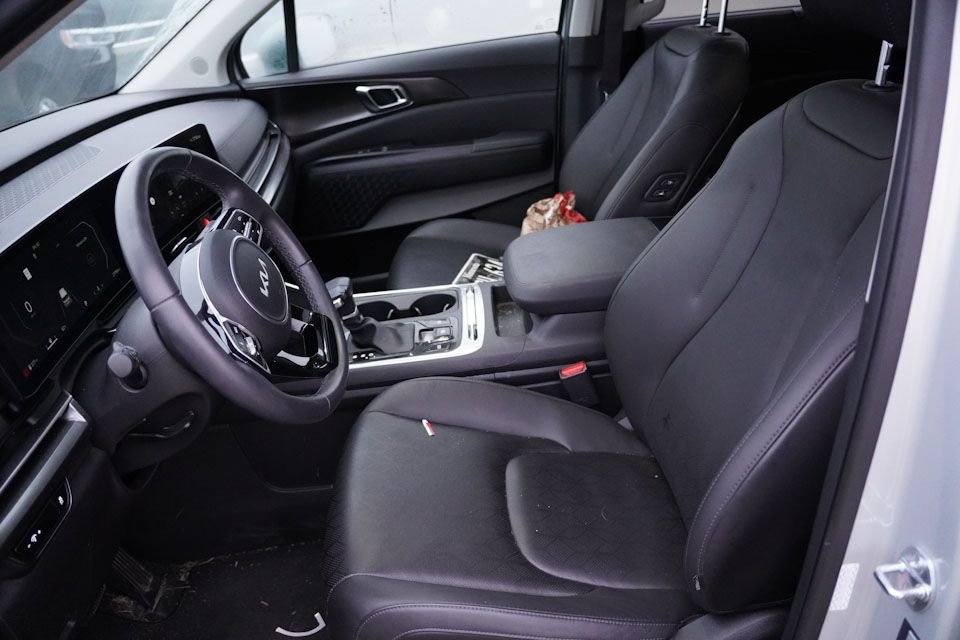 2025 Kia Carnival SX photo 4